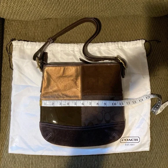 🍁Coach Patchwork Monogram Logo Shoulder Bag. Great Condition! $50/make offer🍂 - Picture 11 of 11